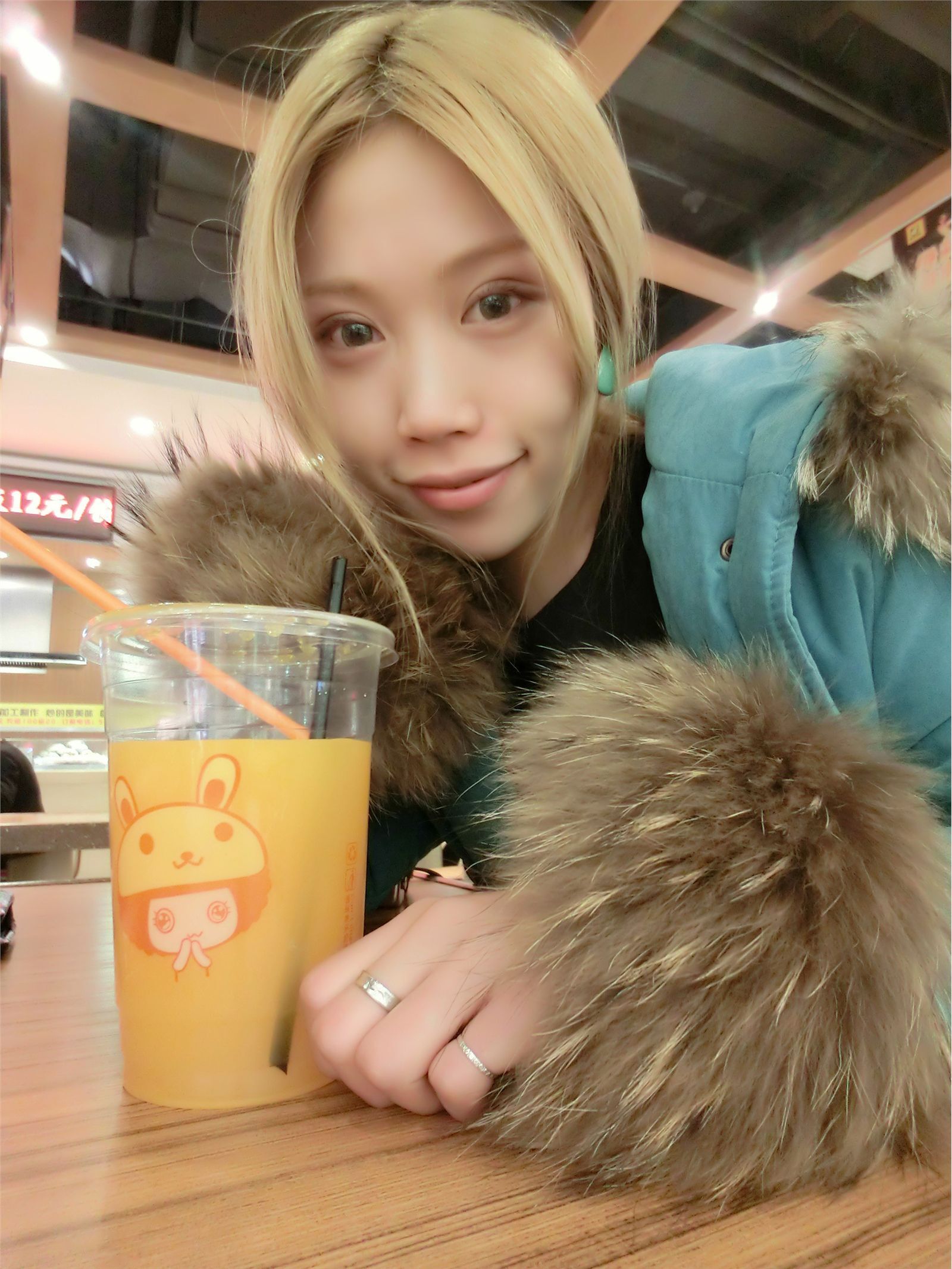 花哨尤物saisai的微博列表微女郎 2